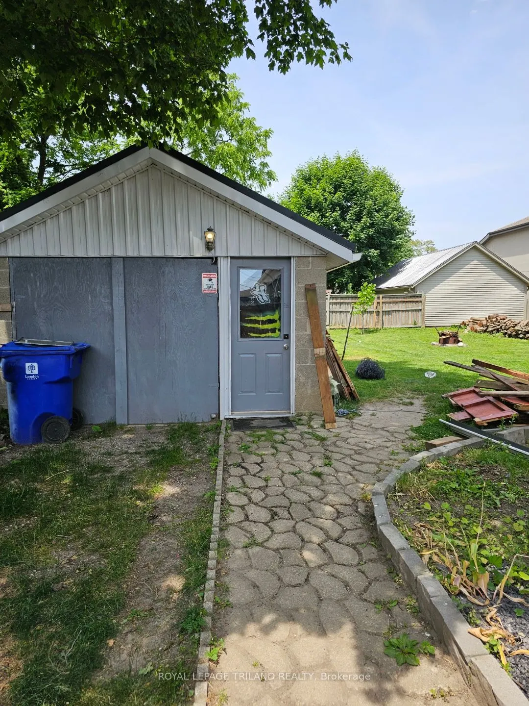 245 SYDENHAM Street E