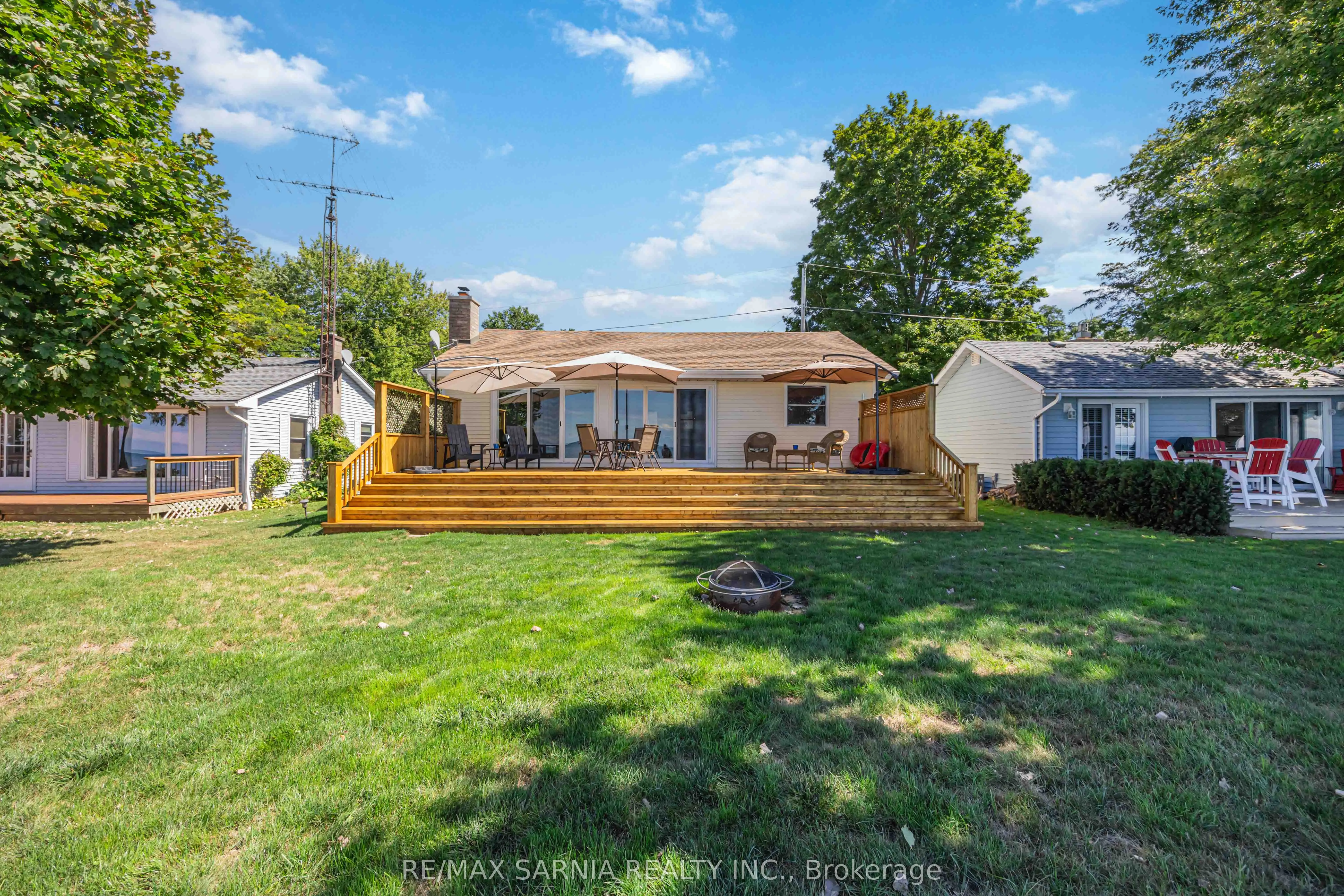 5332 Broadview Avenue
