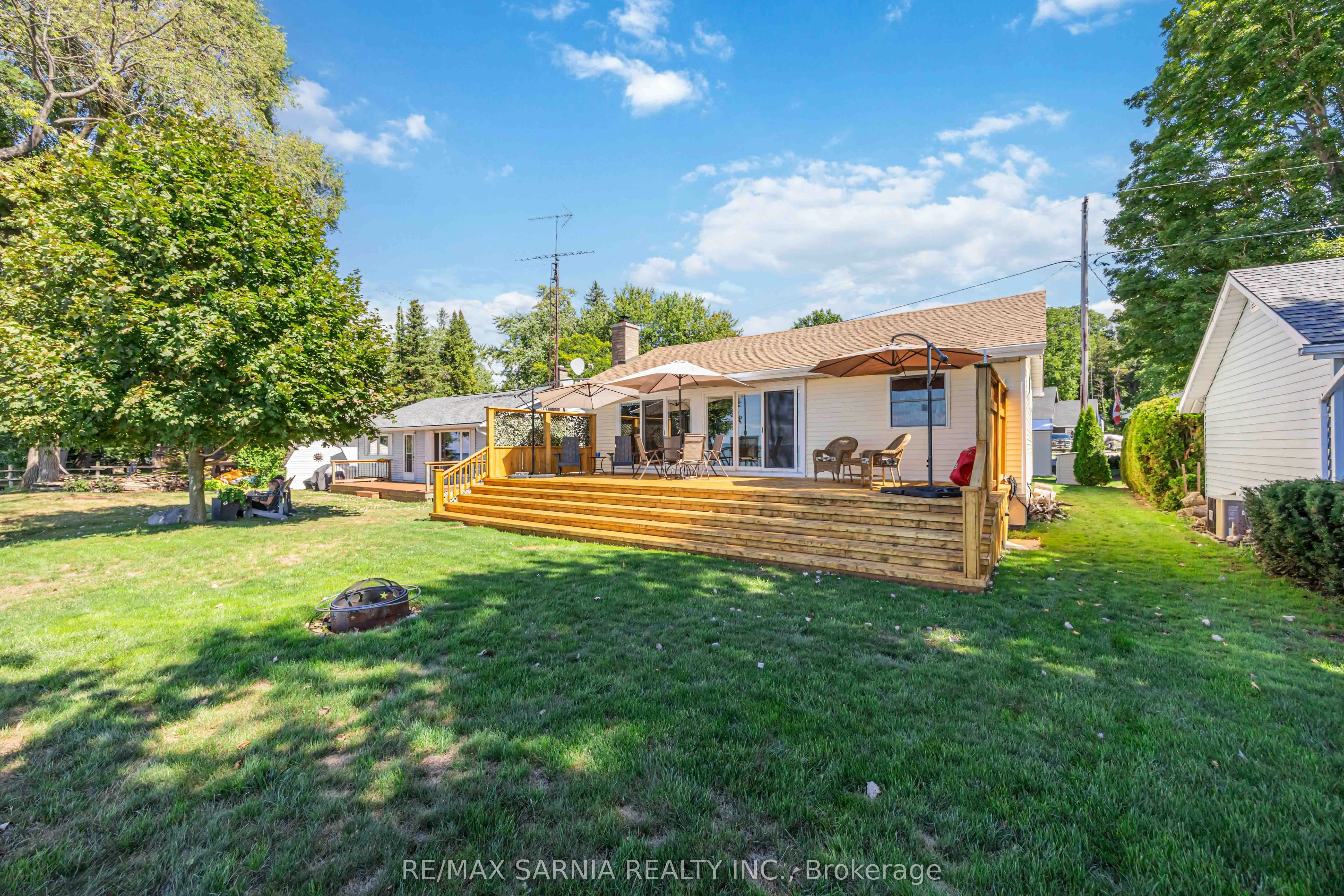 5332 Broadview Avenue