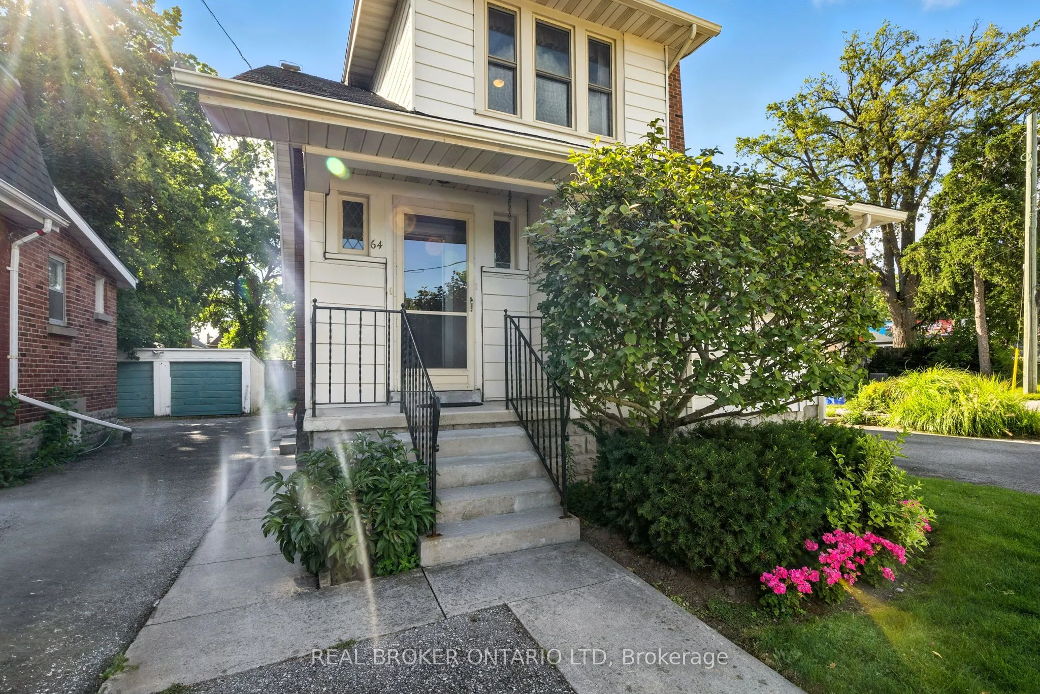 64 Argyle Street