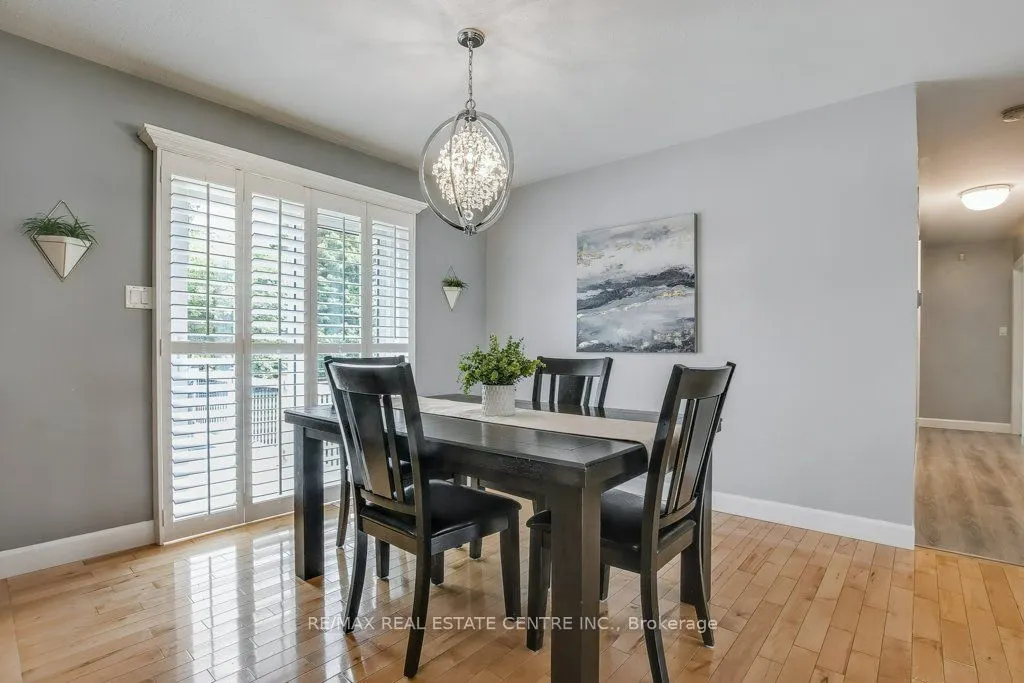 17 Deaken Drive