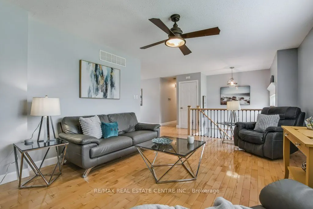 17 Deaken Drive