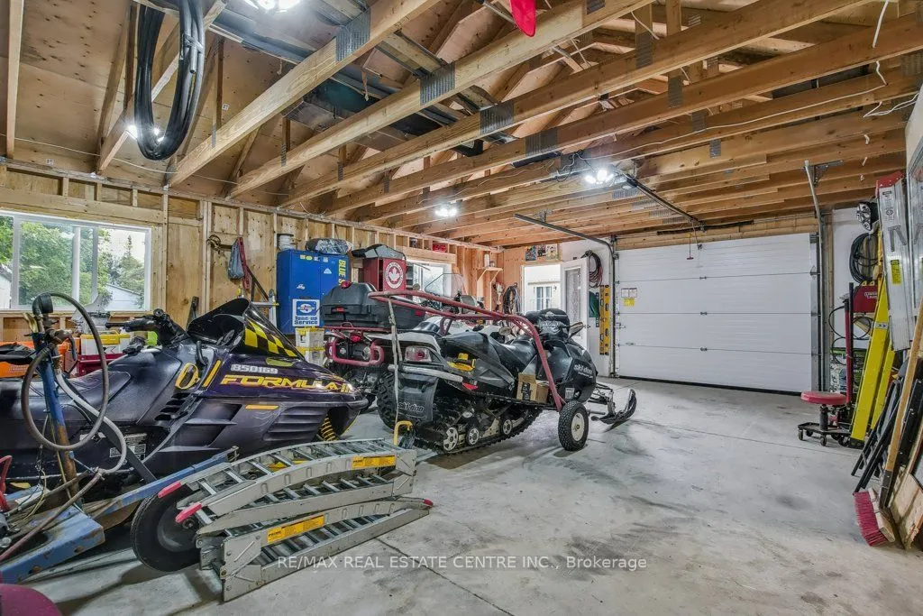 17 Deaken Drive