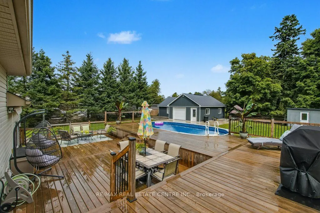 17 Deaken Drive