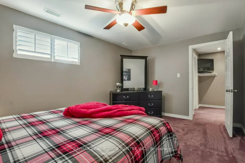 17 Deaken Drive