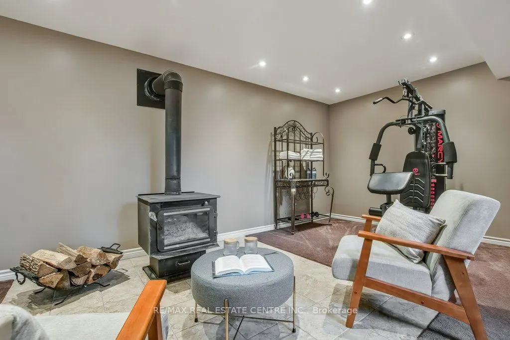 17 Deaken Drive