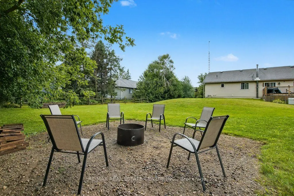 17 Deaken Drive