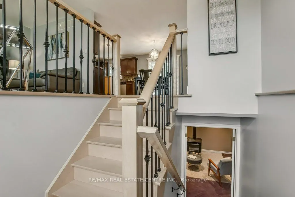 17 Deaken Drive