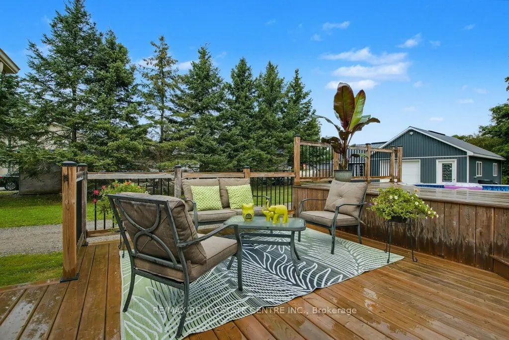 17 Deaken Drive