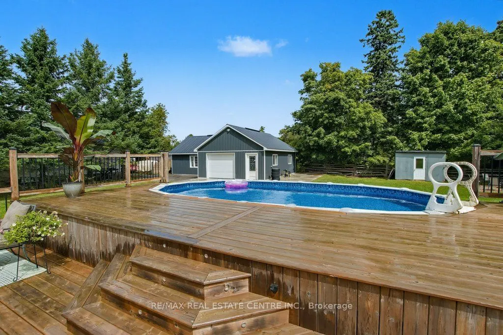 17 Deaken Drive
