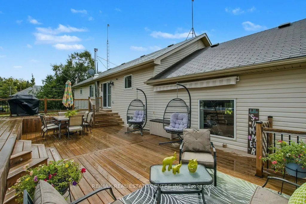 17 Deaken Drive