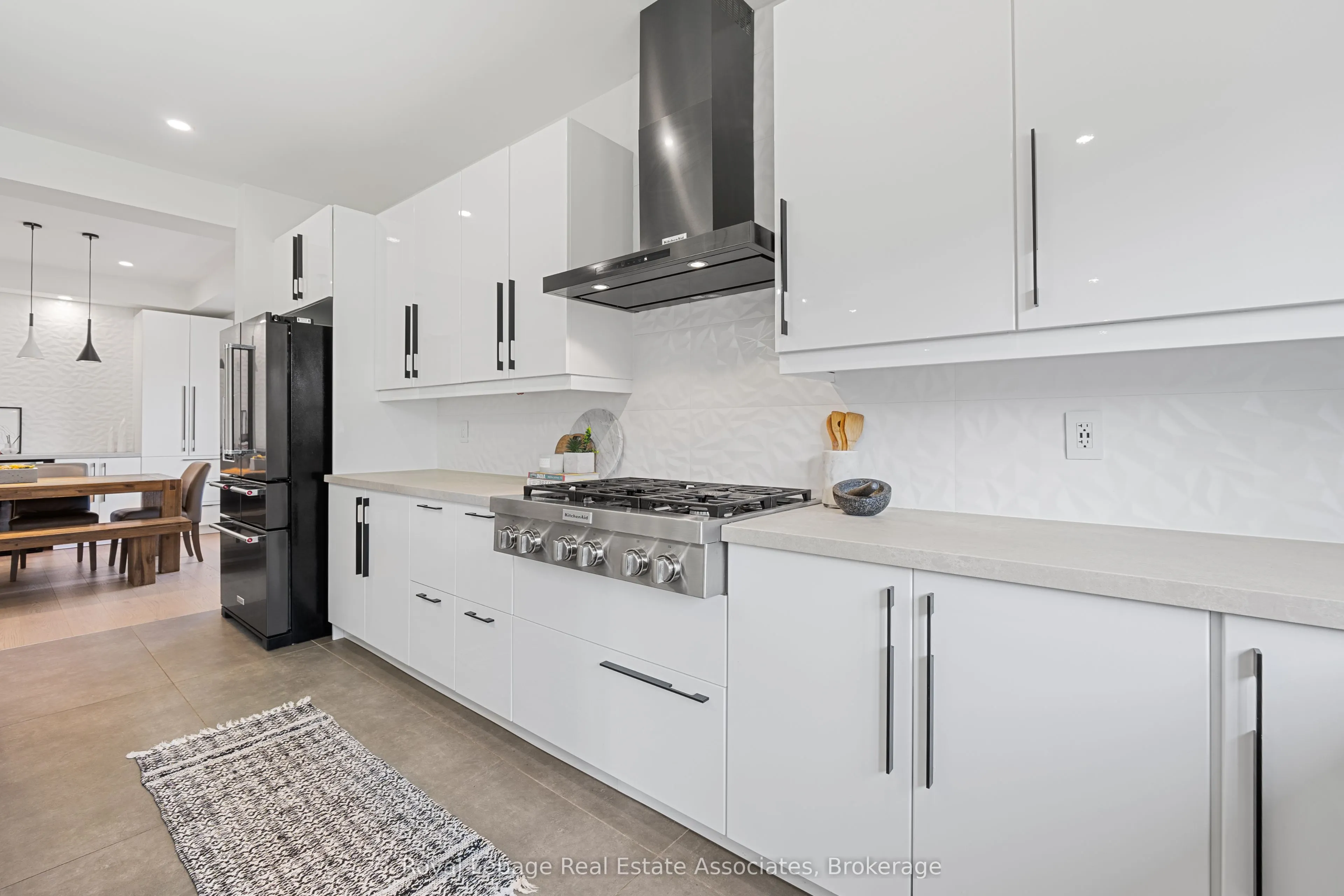 3601 Carolinia Court