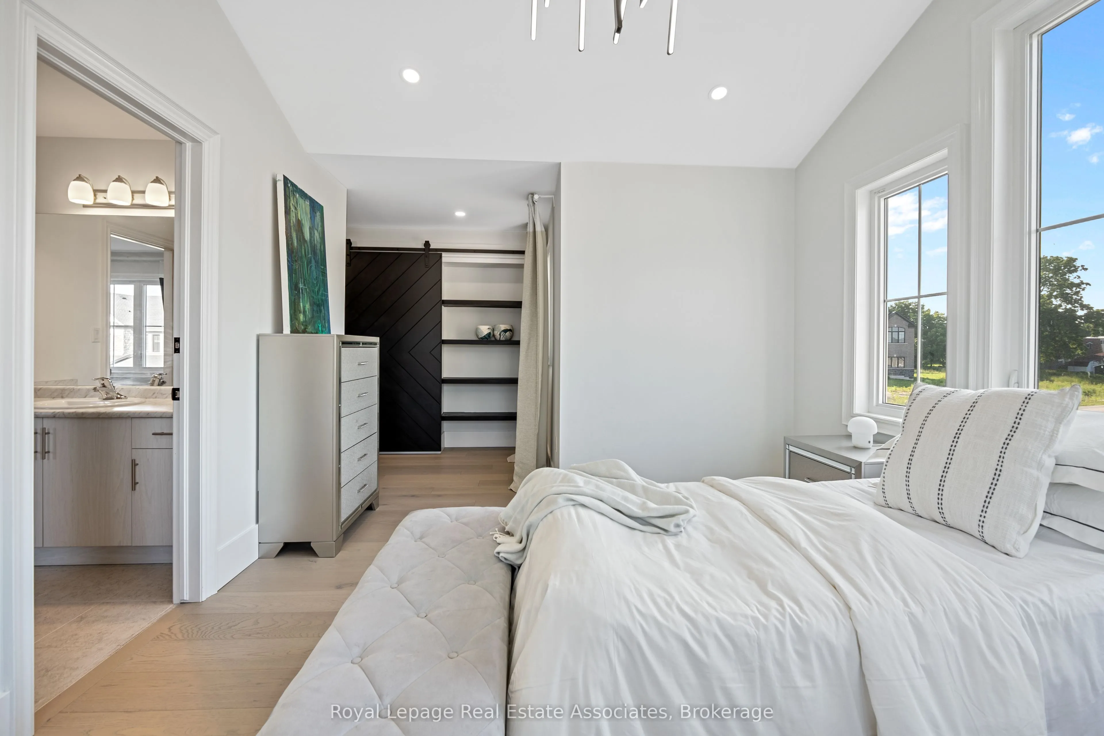 3601 Carolinia Court