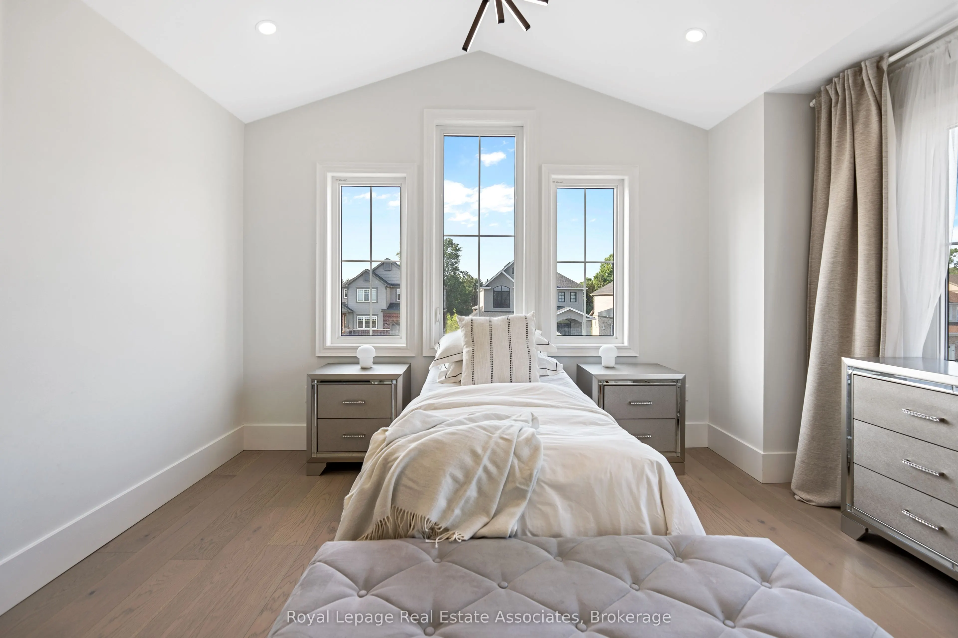 3601 Carolinia Court