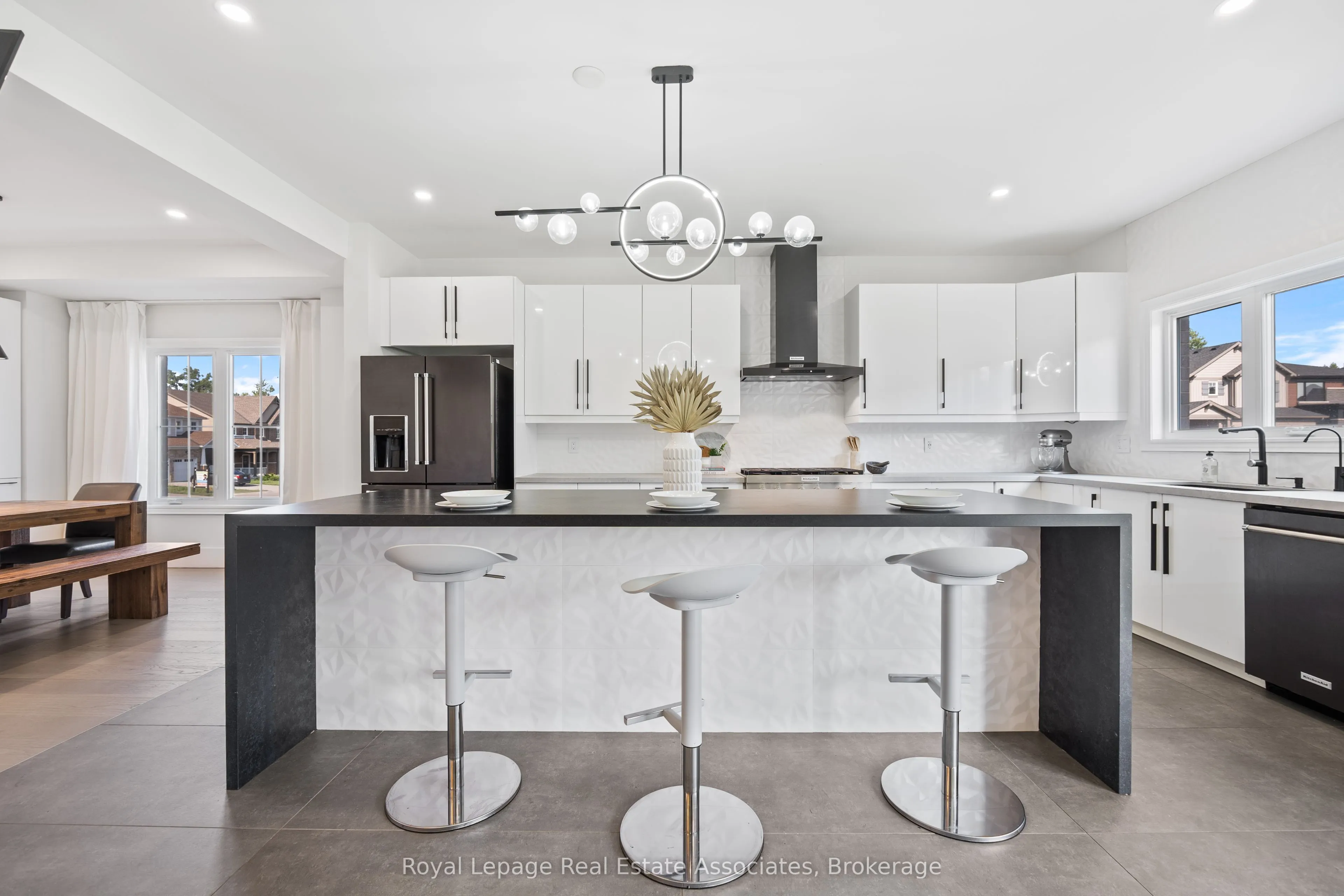 3601 Carolinia Court