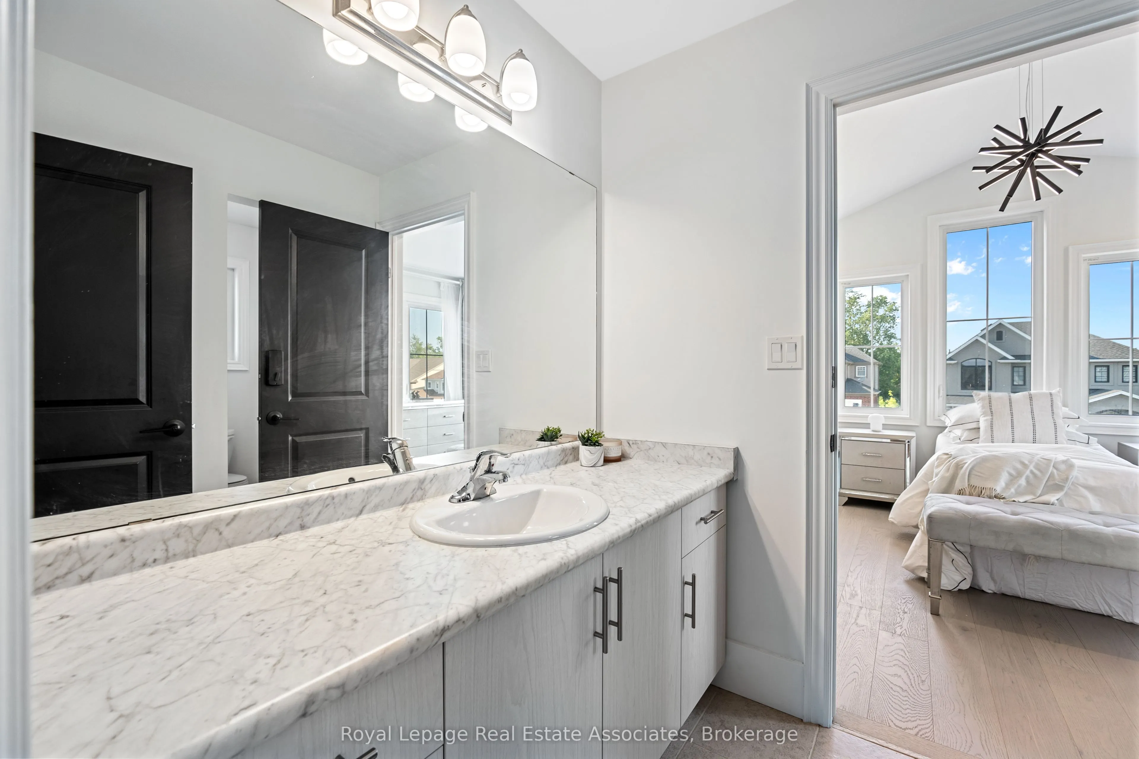 3601 Carolinia Court