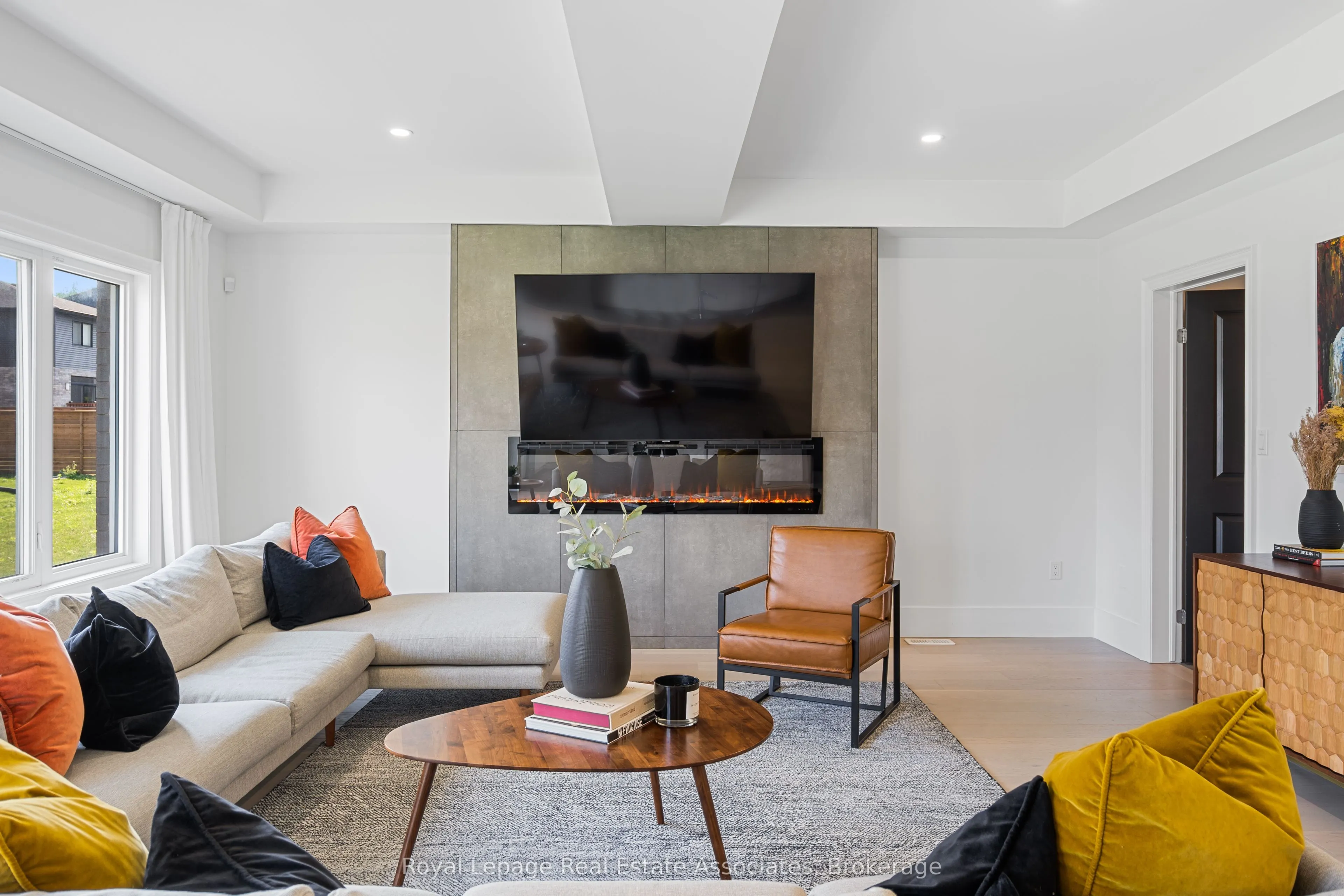3601 Carolinia Court