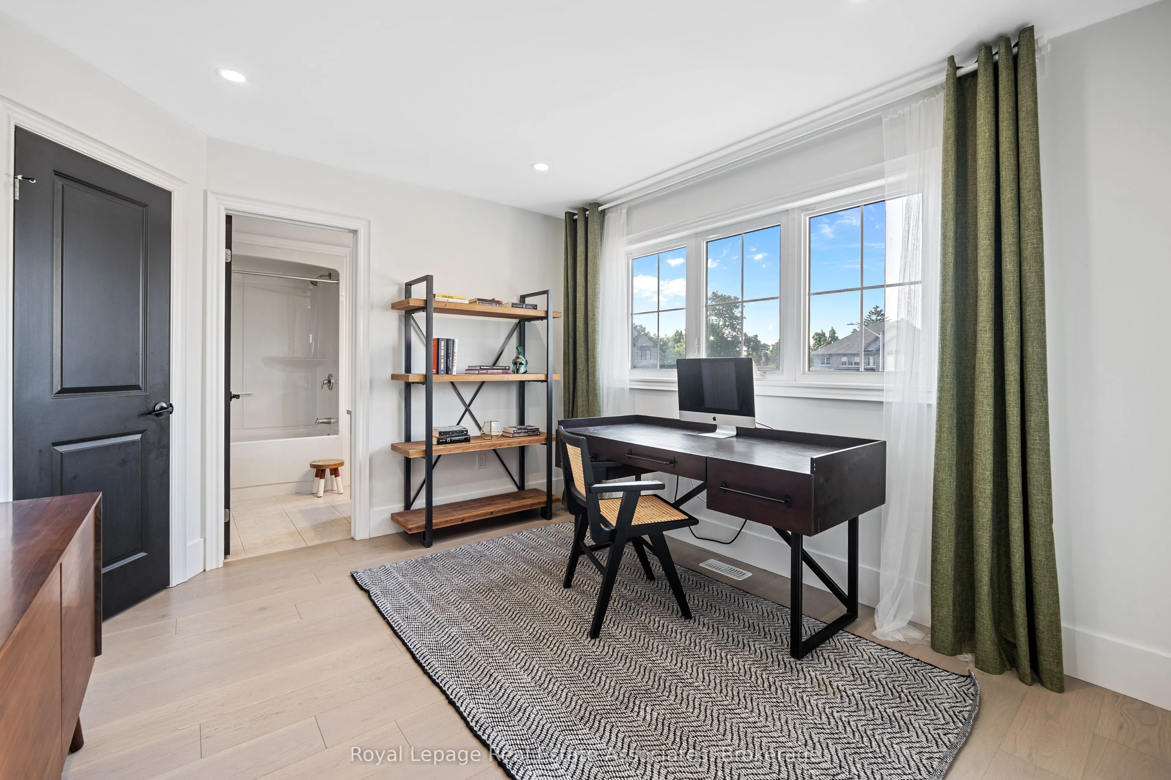 3601 Carolinia Court