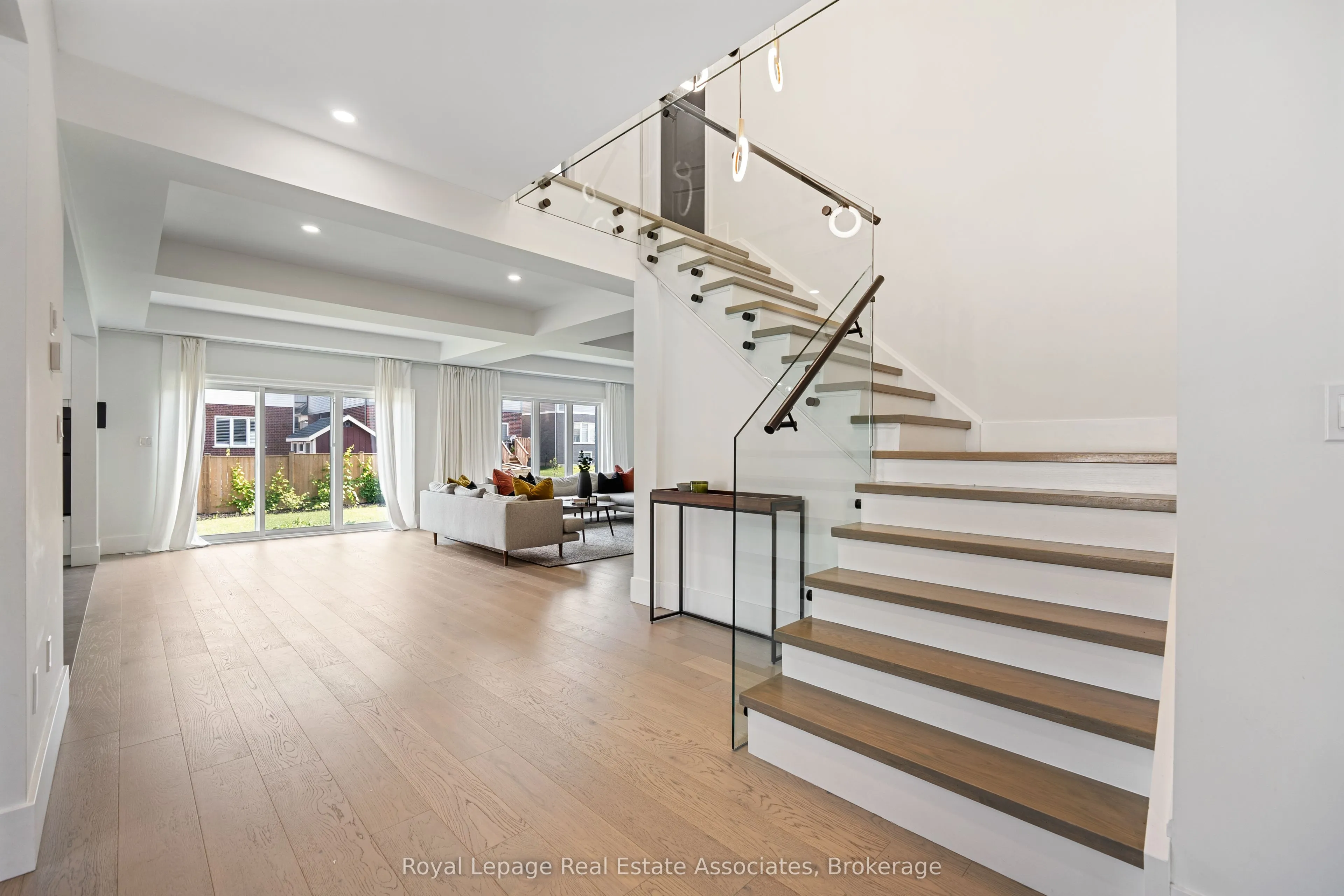 3601 Carolinia Court