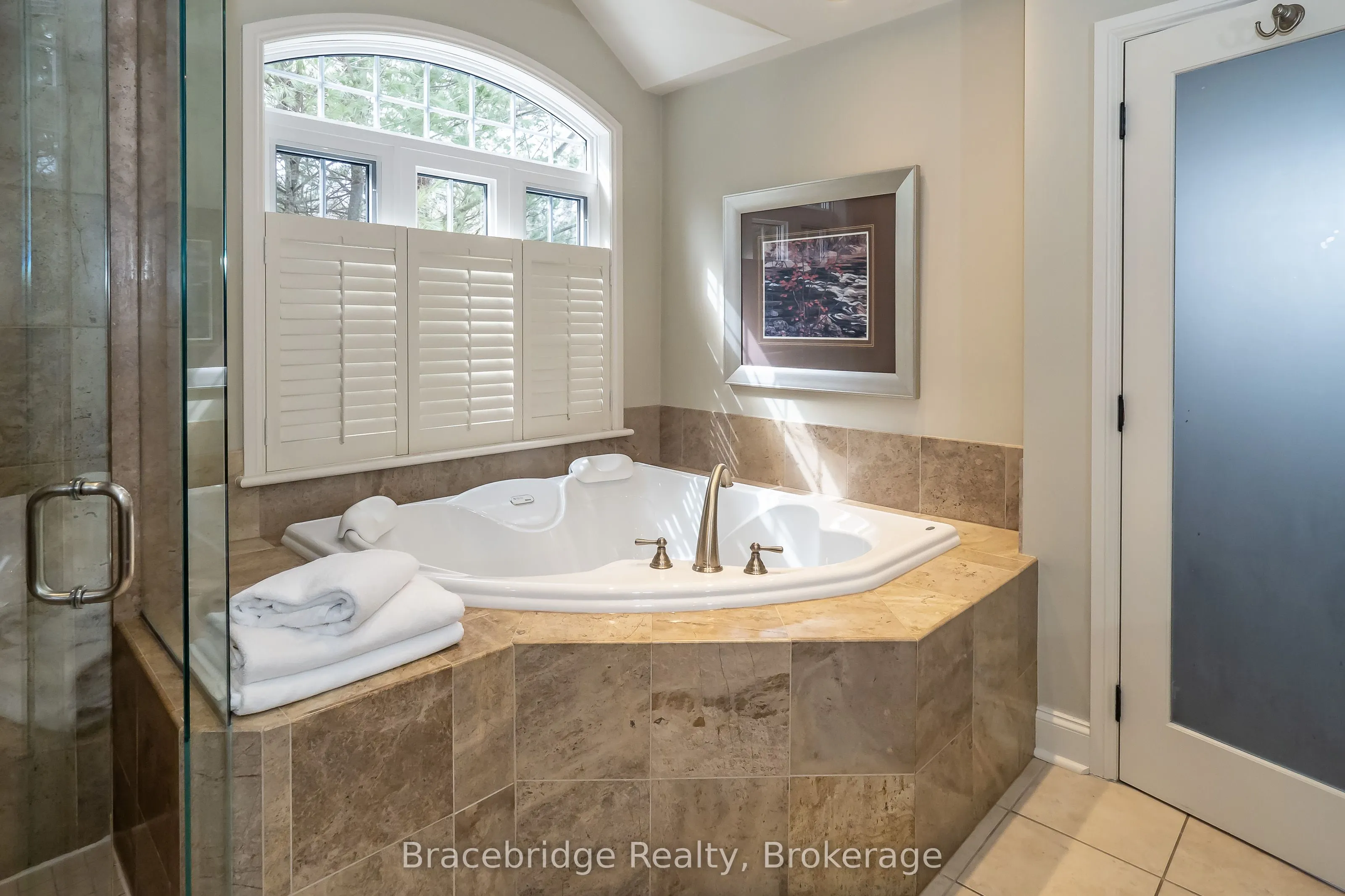 3876 Muskoka Road 118 Highway W, #Carling 10 W3