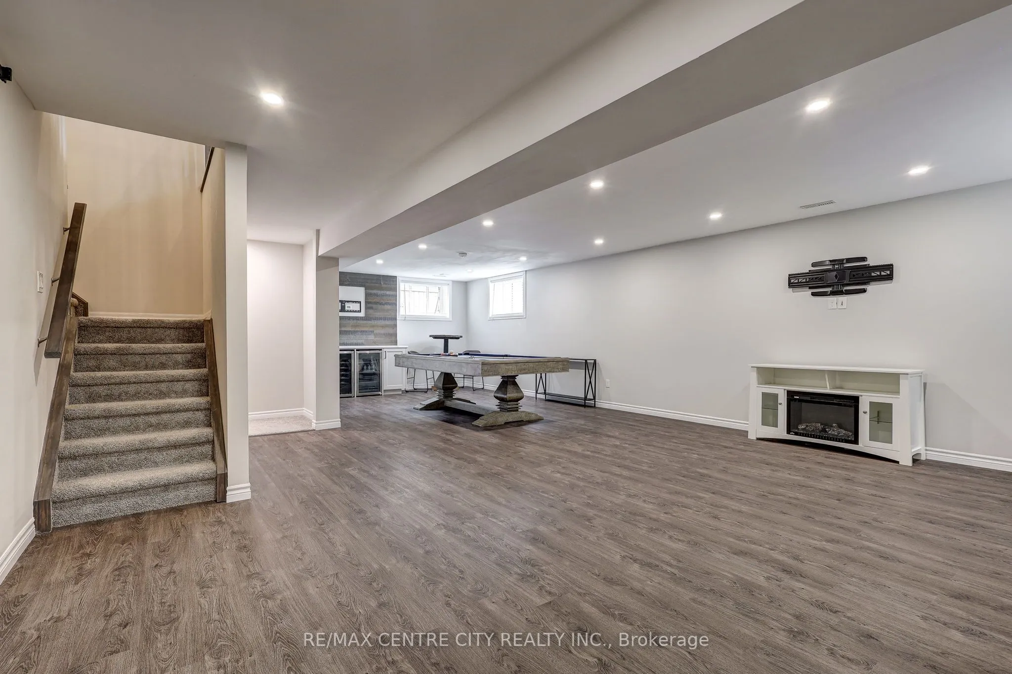 24 Acorn Trail