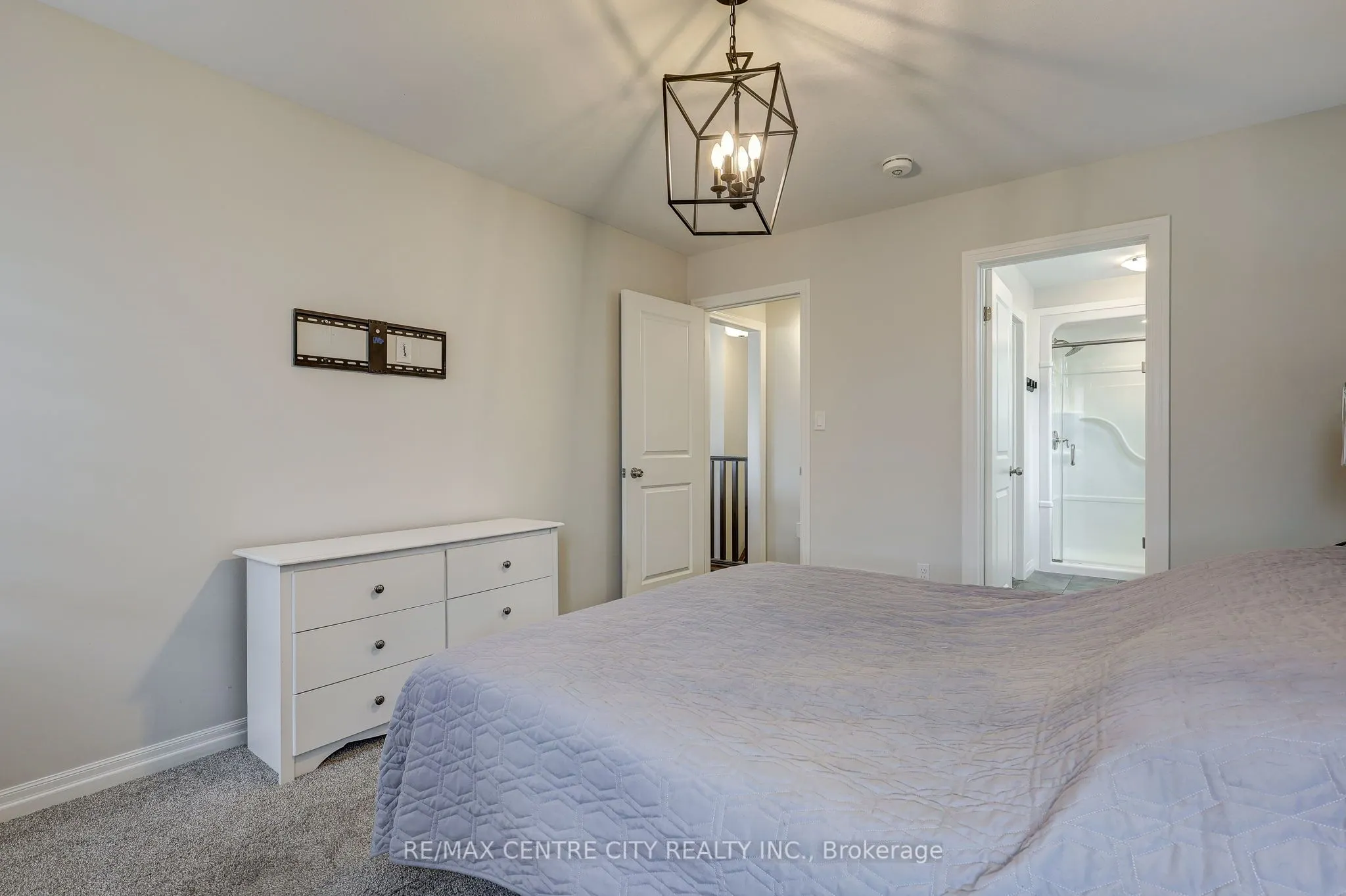 24 Acorn Trail