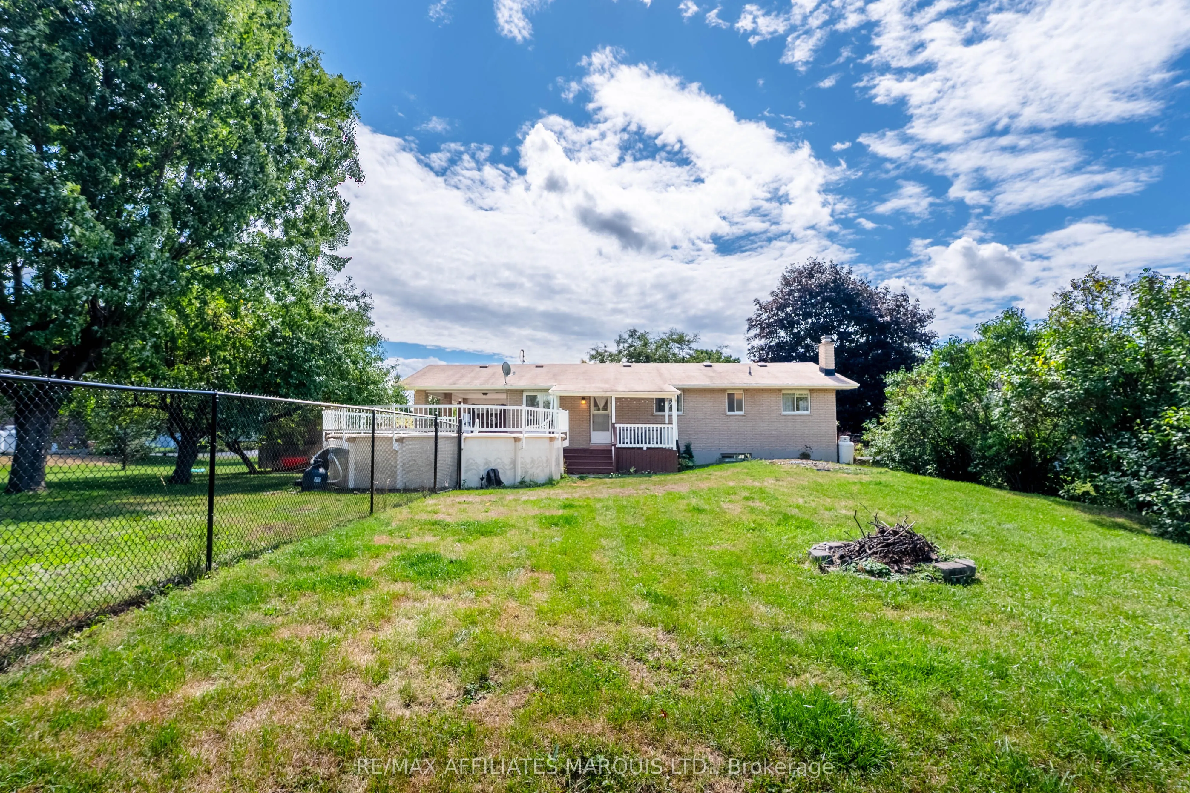 18223 Oak Drive
