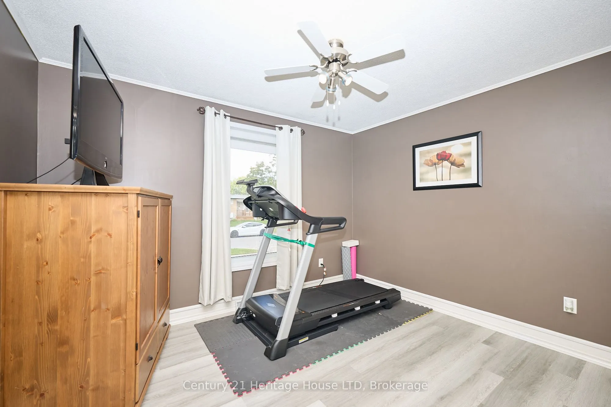 48 Loyalist Drive