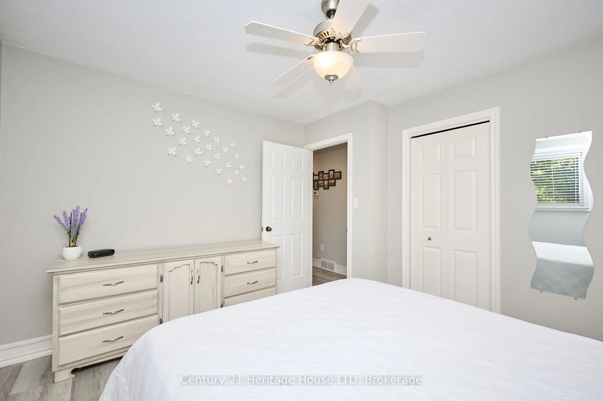 48 Loyalist Drive
