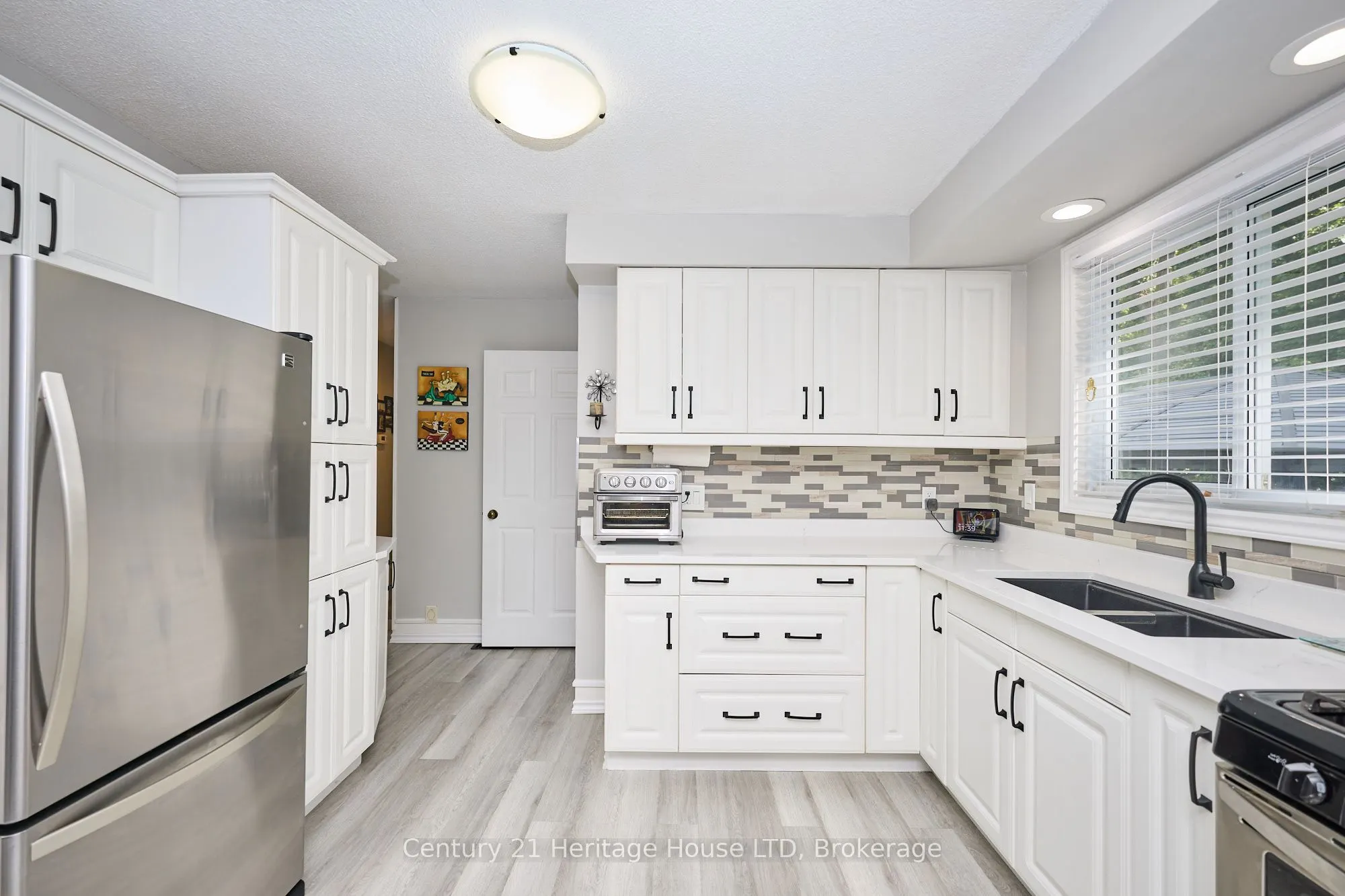 48 Loyalist Drive