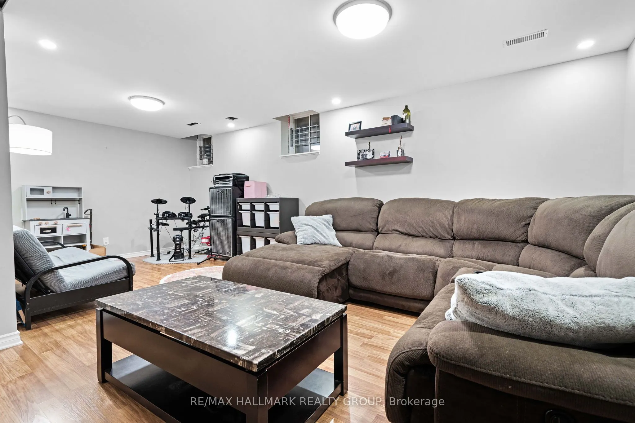 115 Sunshine Crescent