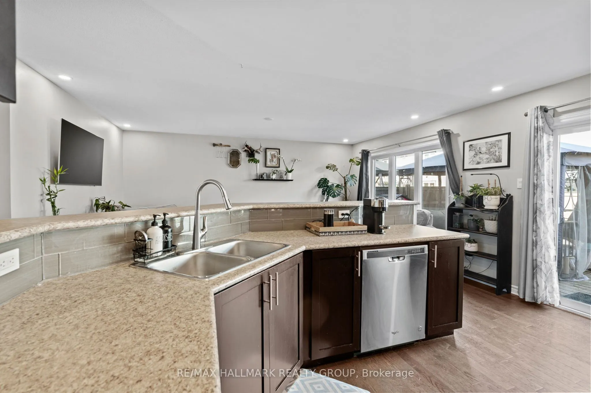 115 Sunshine Crescent
