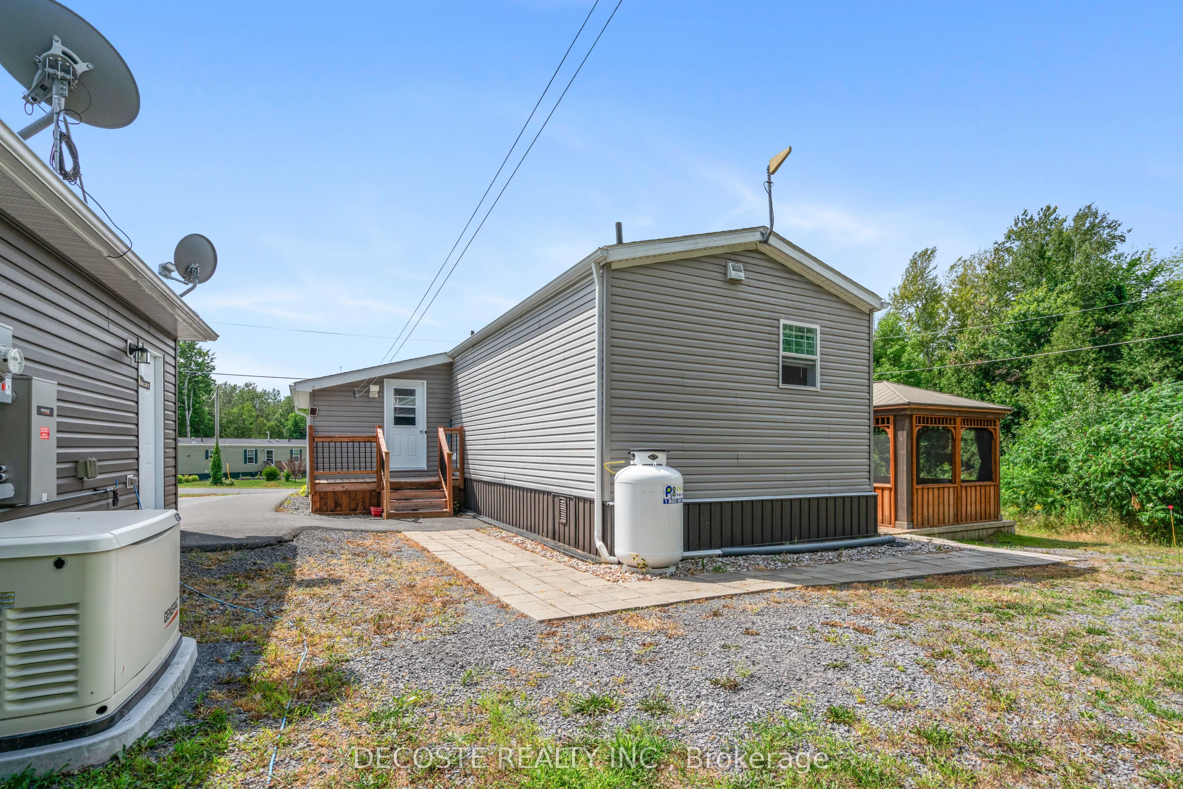 2729 Crows Nest Private Lane