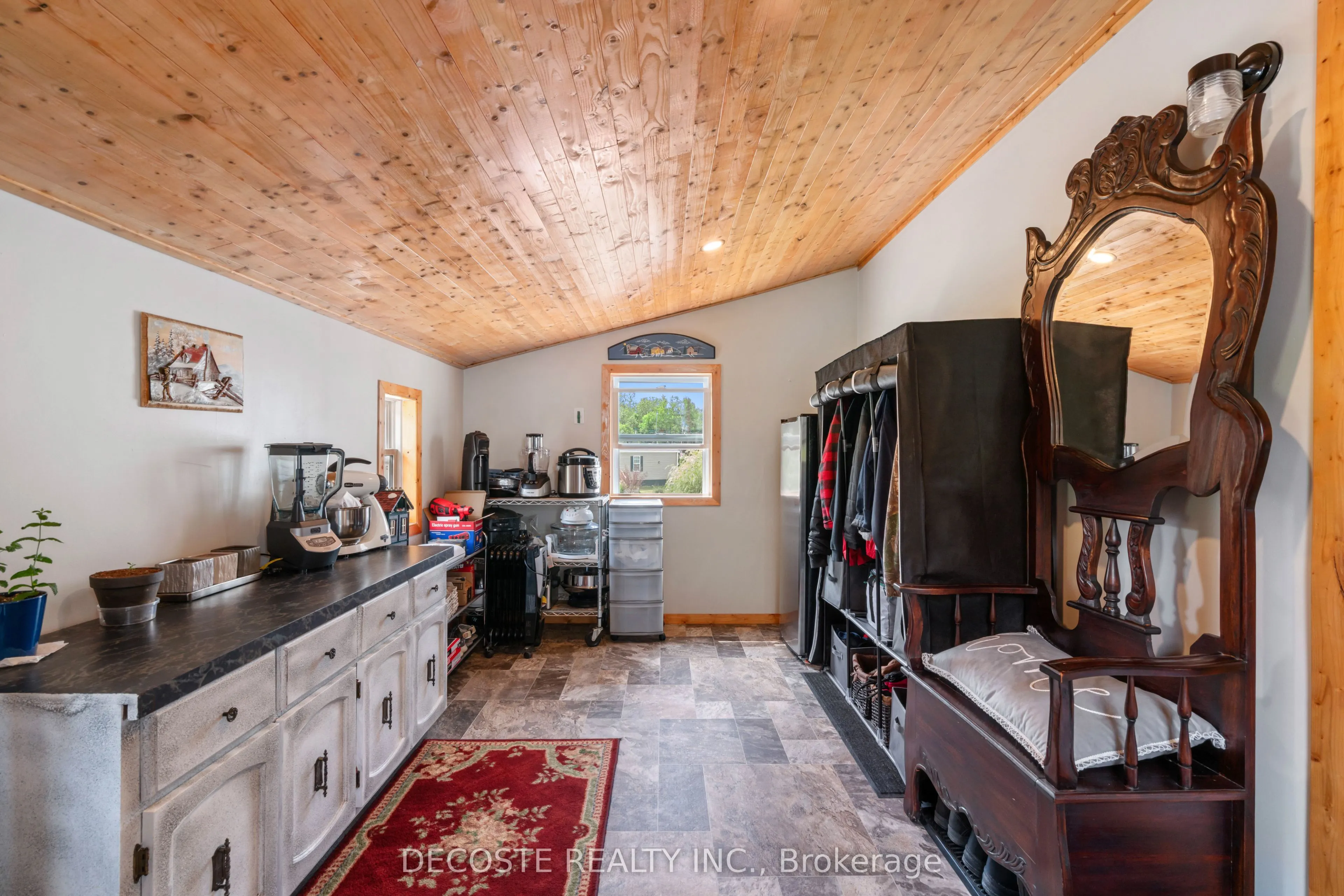 2729 Crows Nest Private Lane