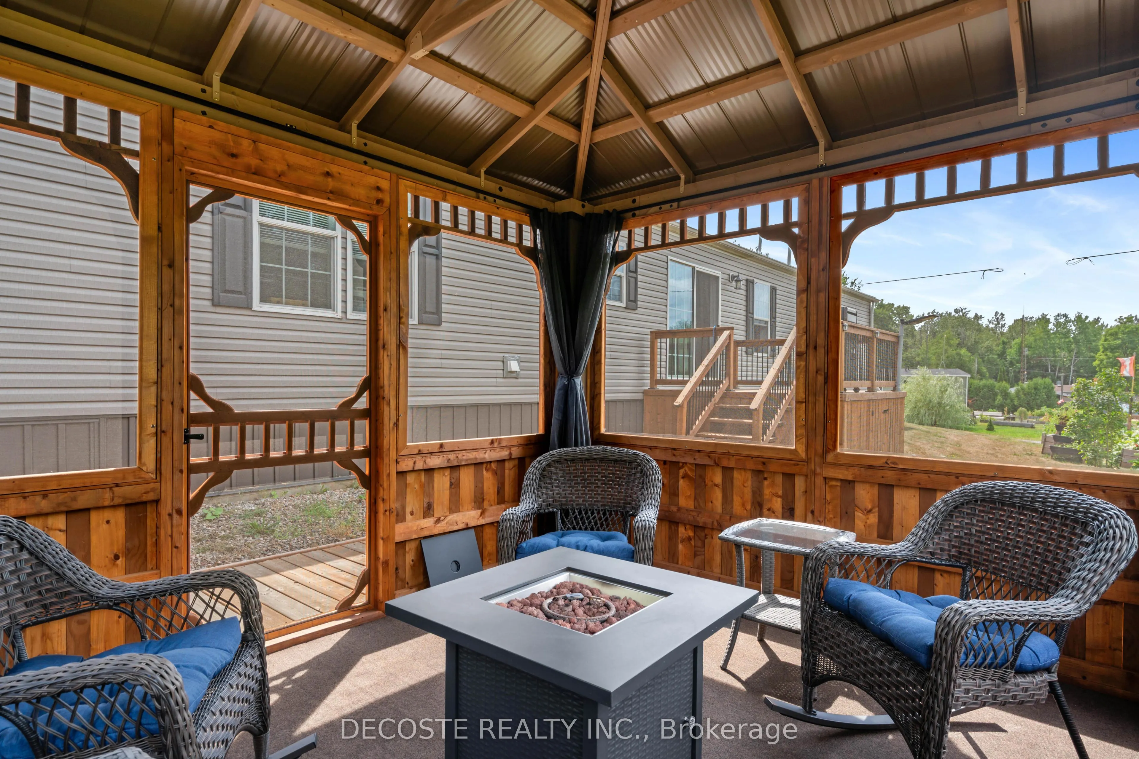 2729 Crows Nest Private Lane