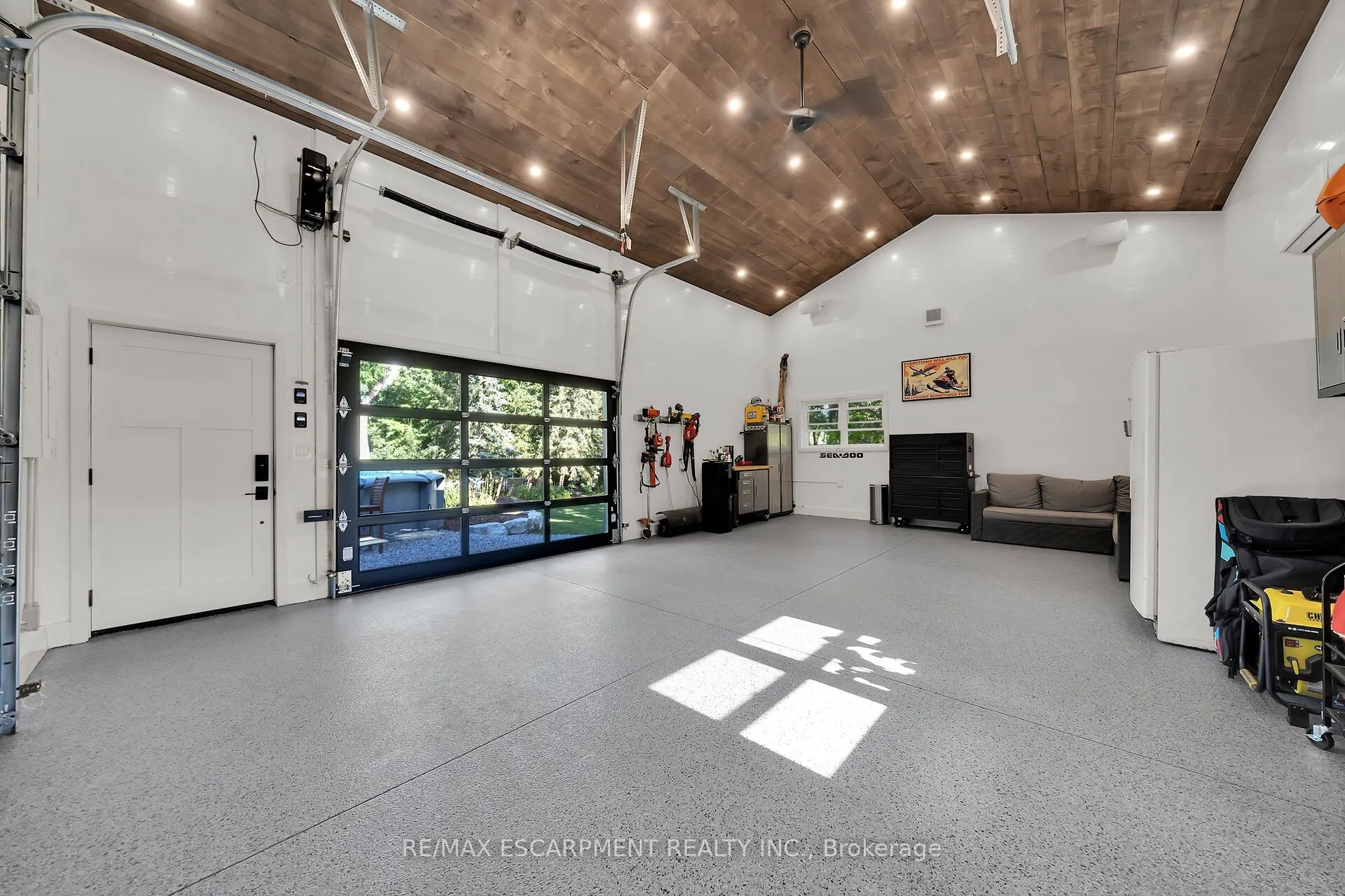 1417 Highway 54
