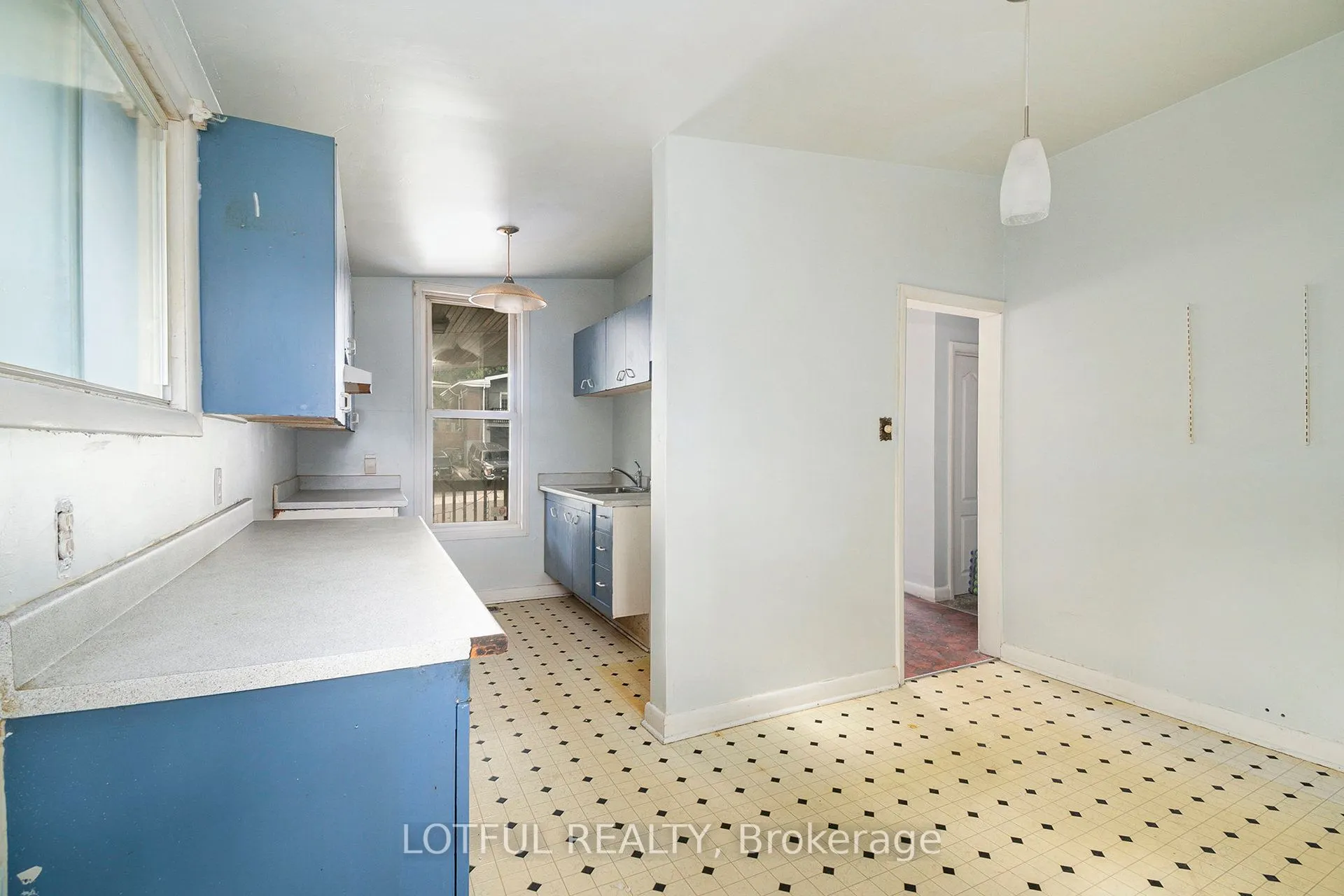 328 Perrier Avenue
