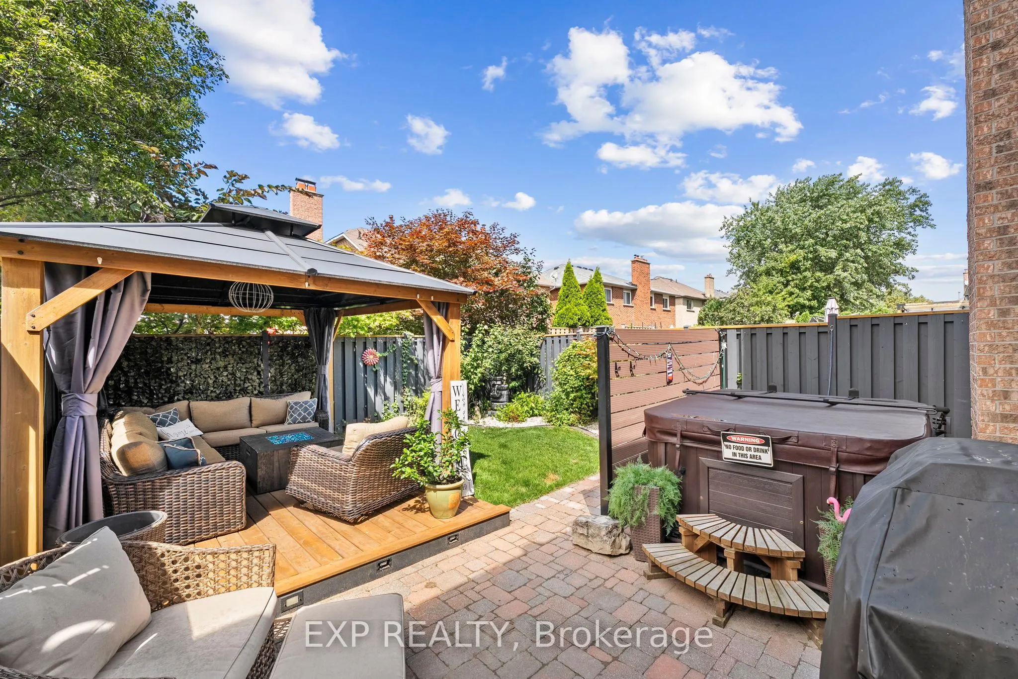 55 Fellowes Crescent