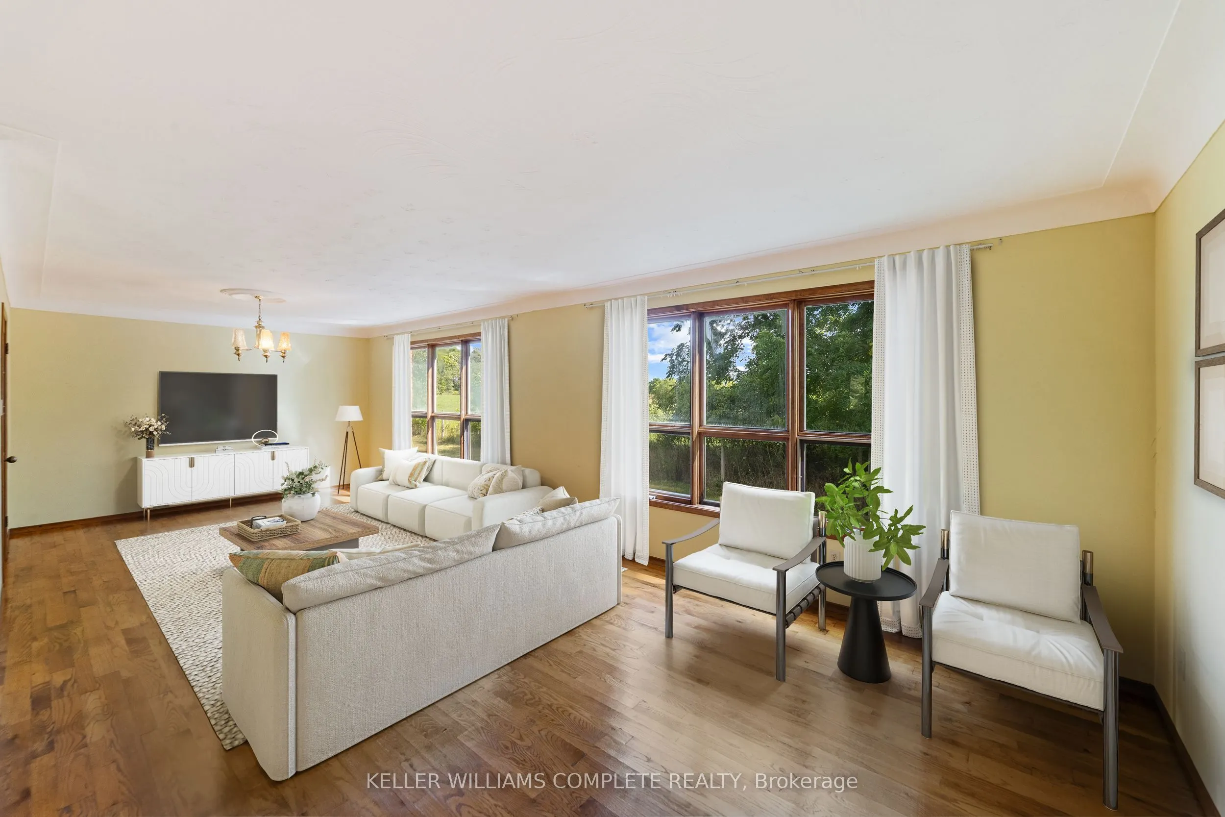 1744 6th Con Road W