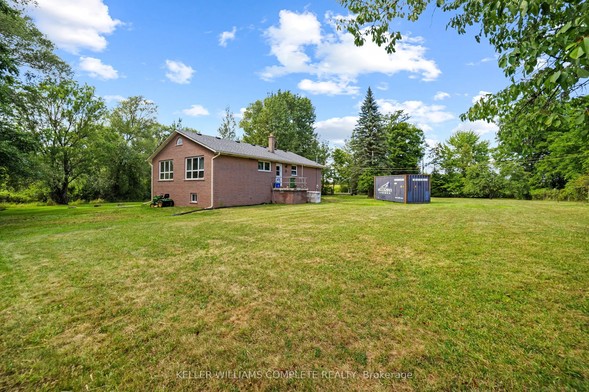 1744 6th Con Road W