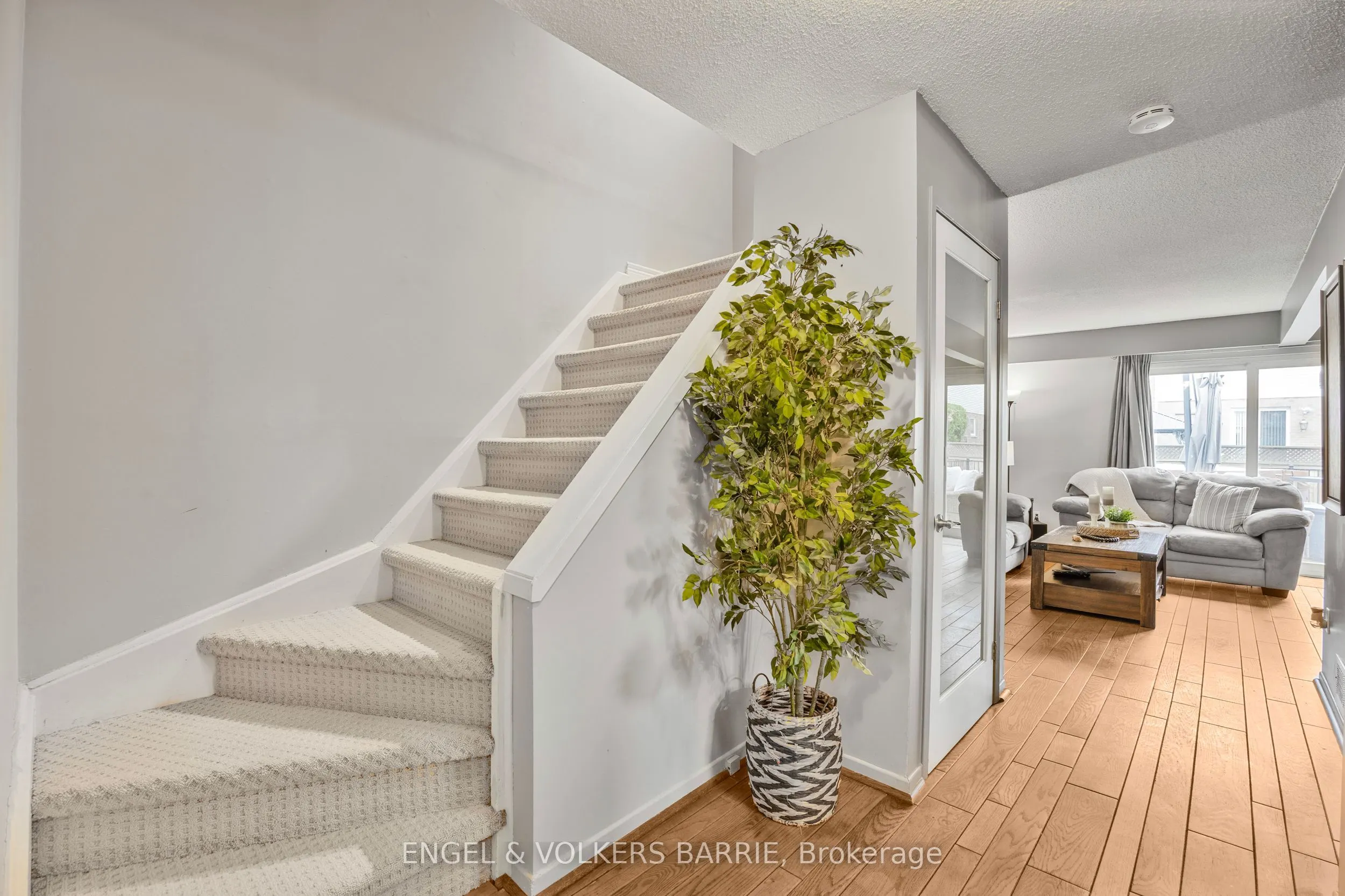 1 Aspen Court