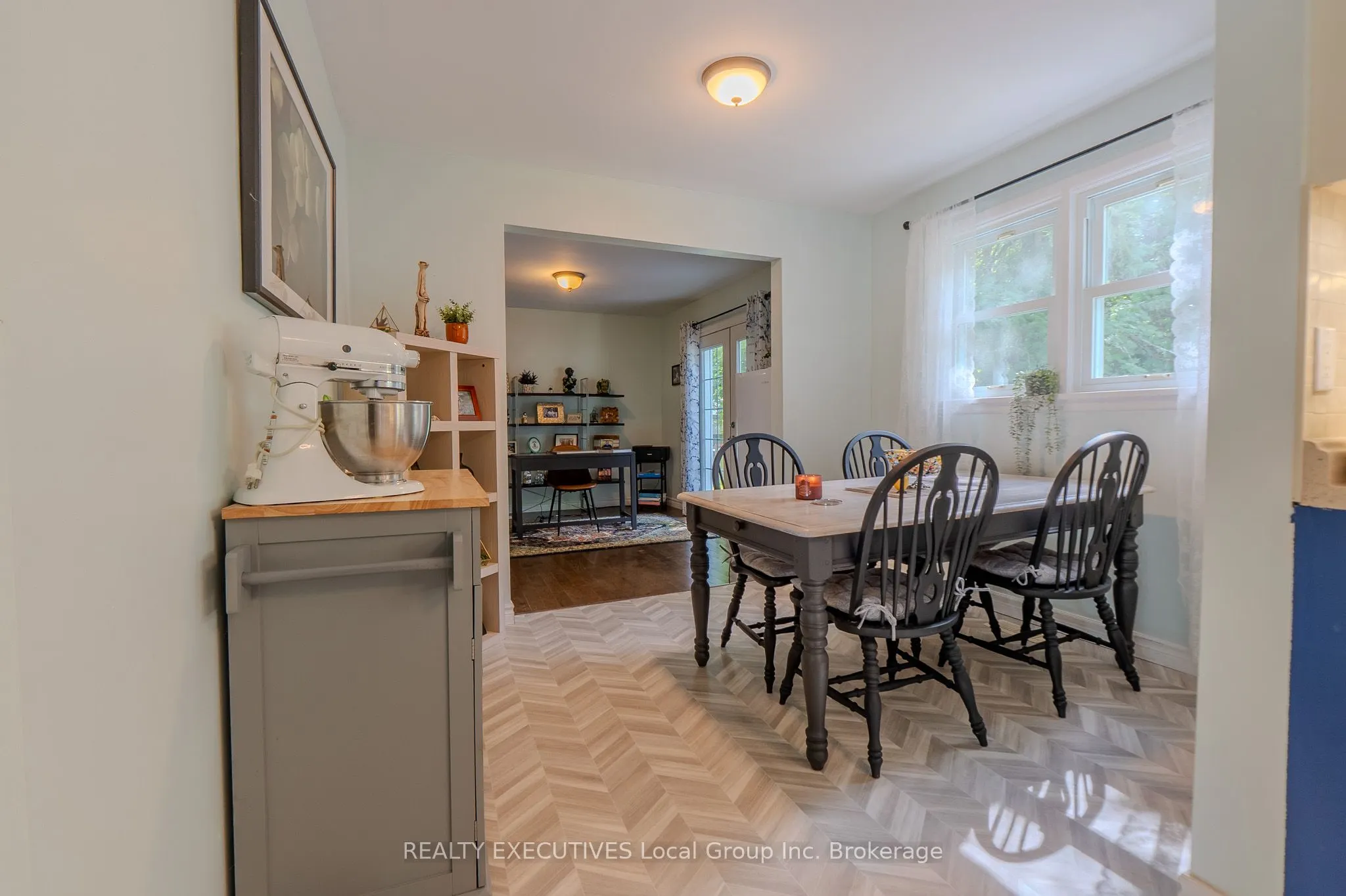 271 Lakeside Drive
