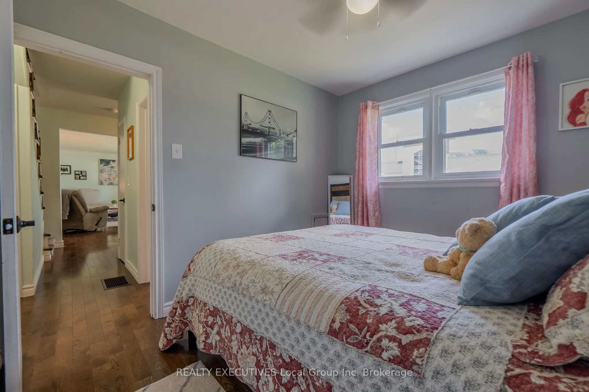 271 Lakeside Drive