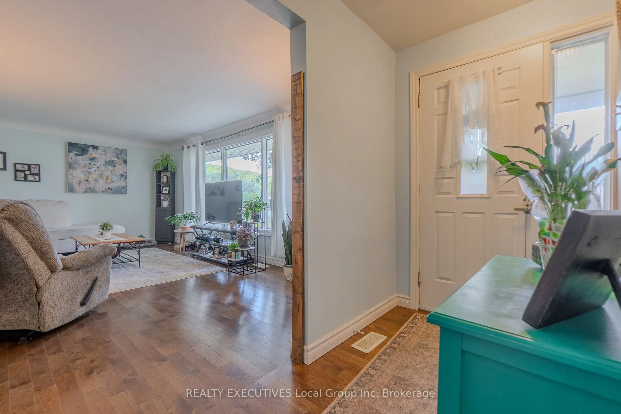 271 Lakeside Drive
