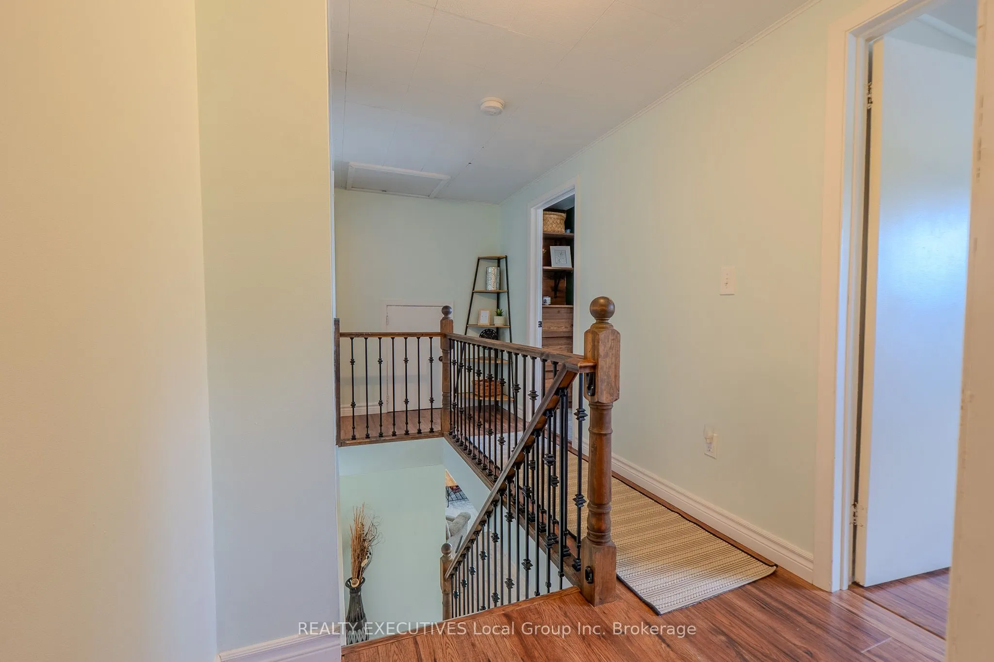 271 Lakeside Drive