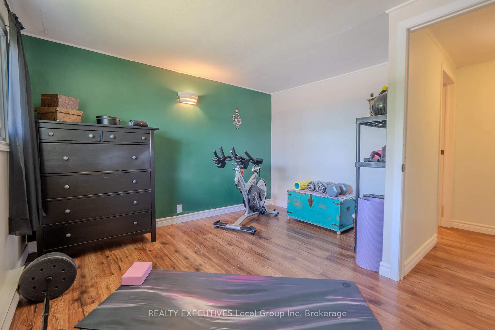 271 Lakeside Drive