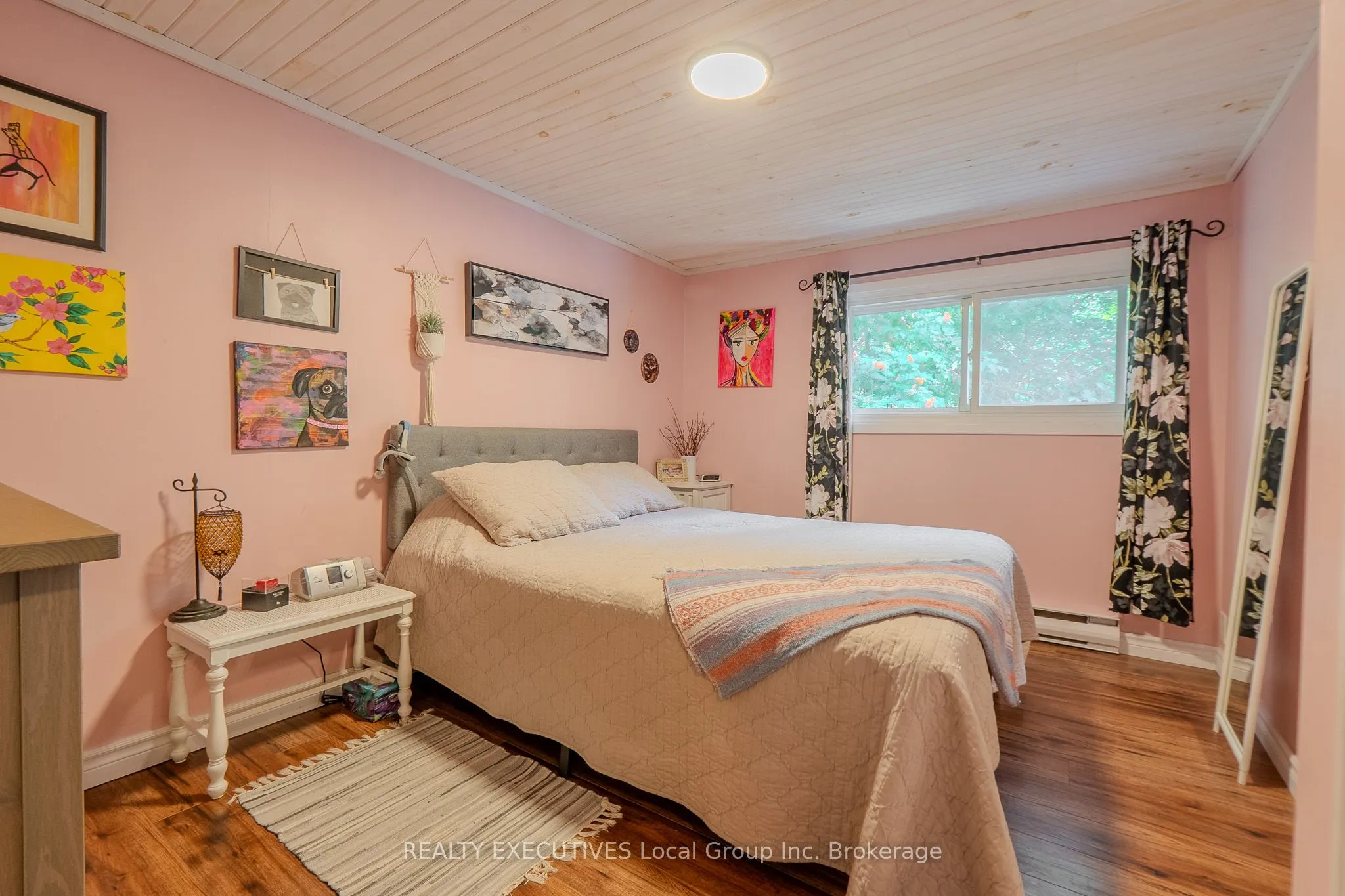 271 Lakeside Drive