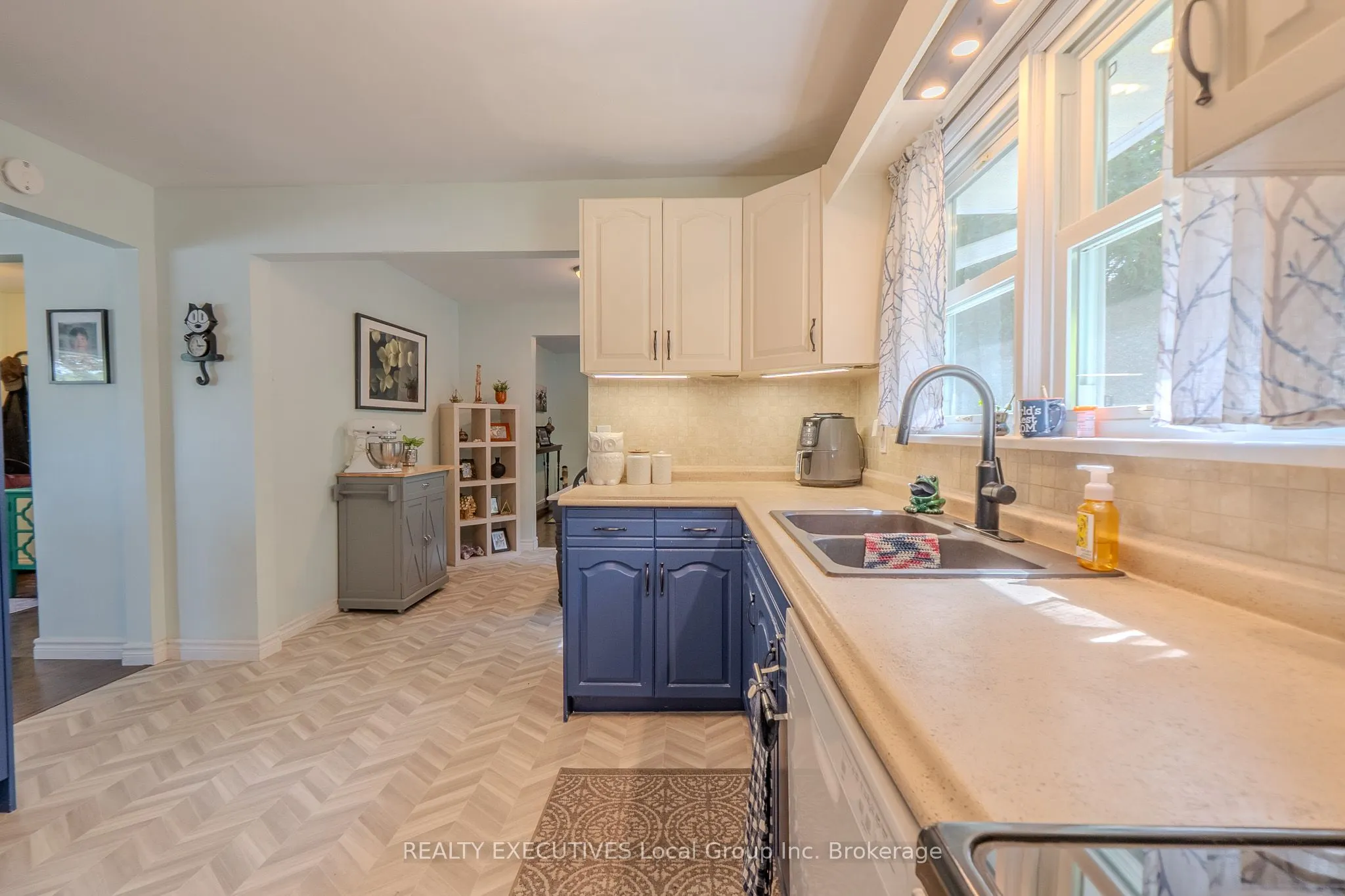 271 Lakeside Drive