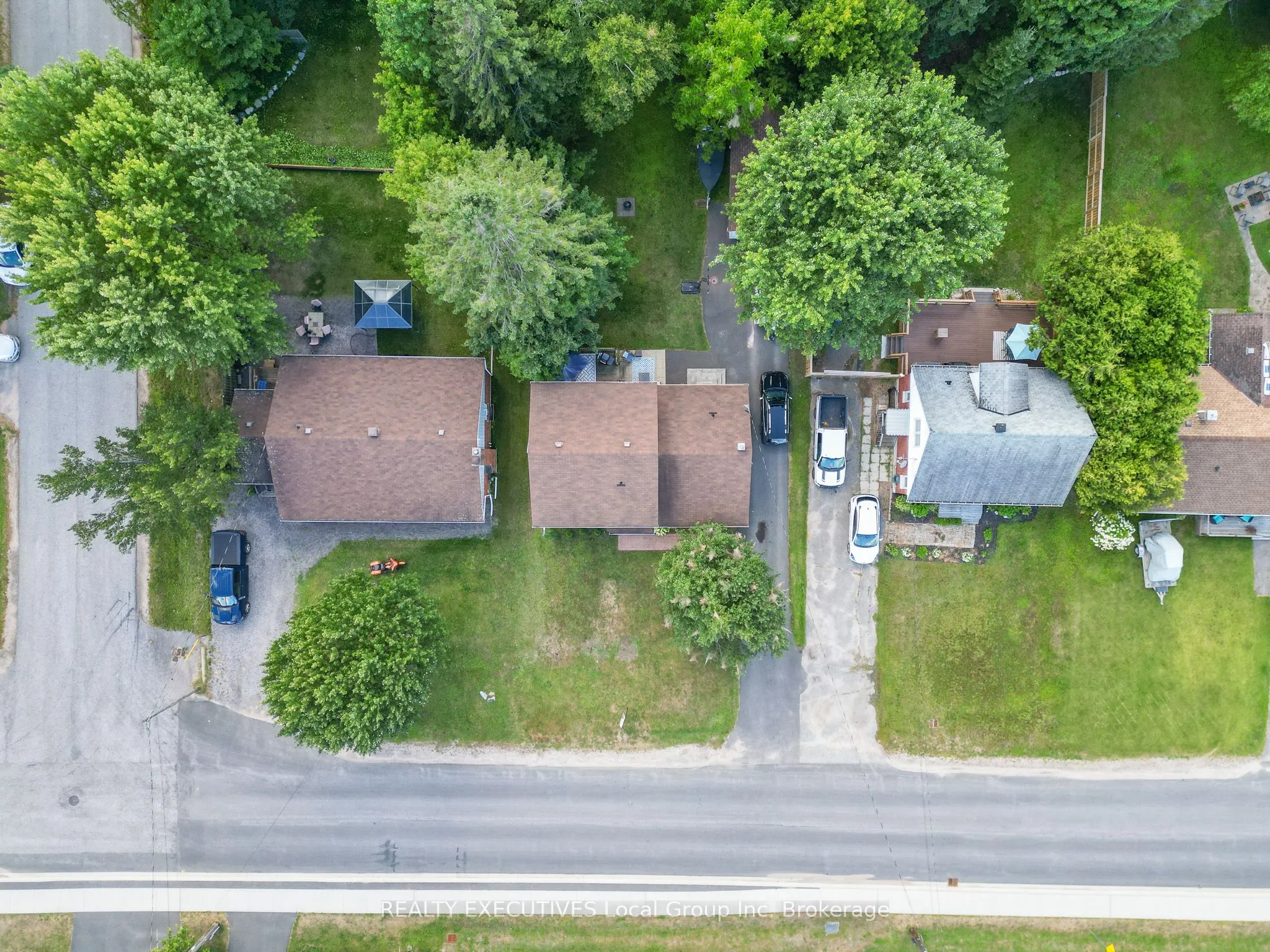 271 Lakeside Drive