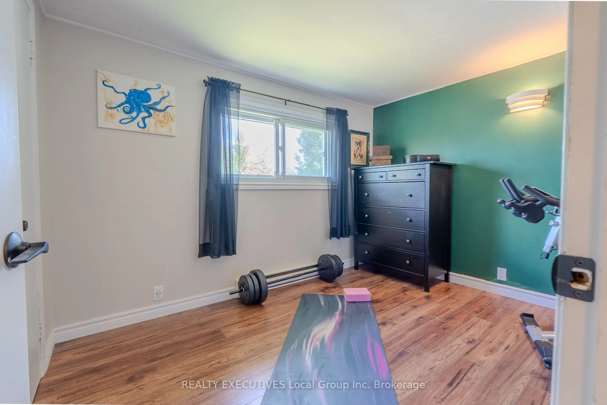 271 Lakeside Drive
